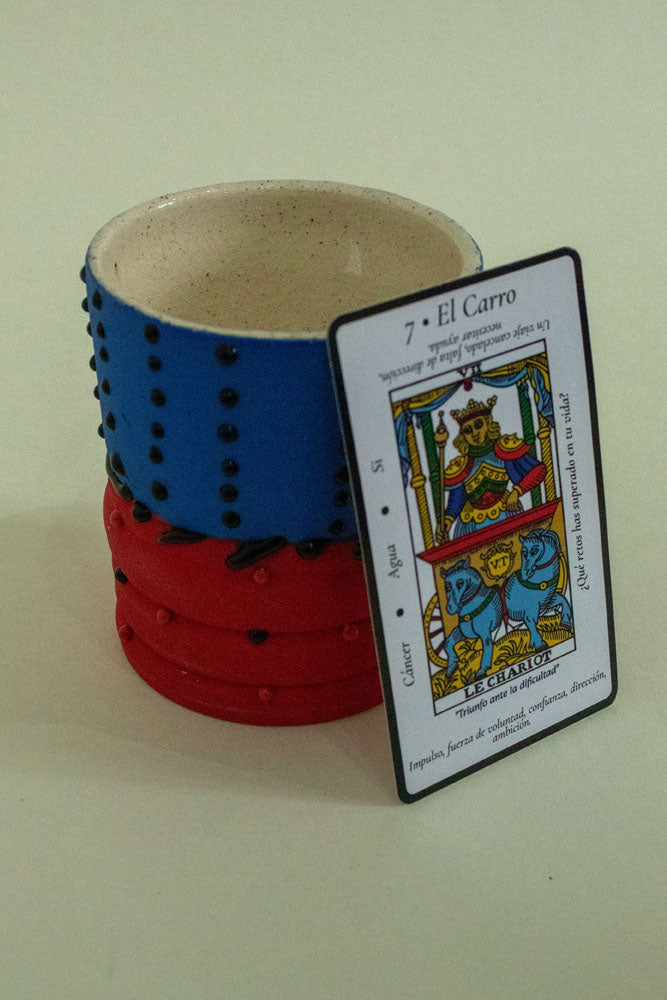 El Carro — Taza de Cerámica inspirada en el Tarot de Marsella